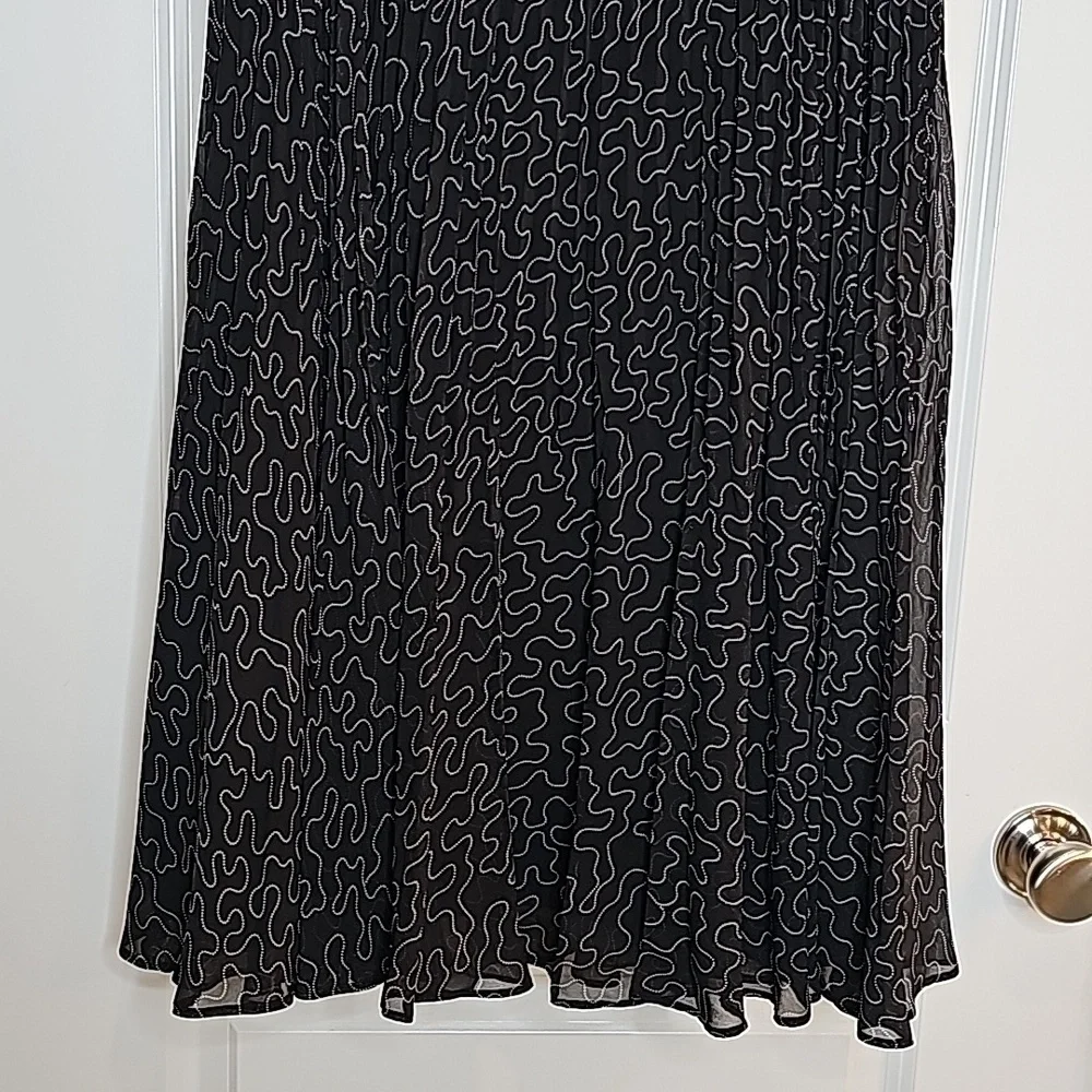 Club Monaco Black Pleated Claudia Chiffon Skirt - Size 8